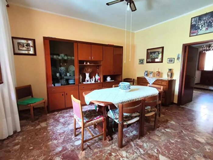 Casa con 8 locali in vendita in Via SantAnastasia, Sardara