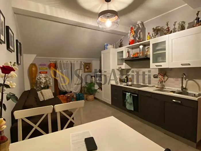 Appartamento trilocale in affitto in Via Alessandro Tartagni, Bologna