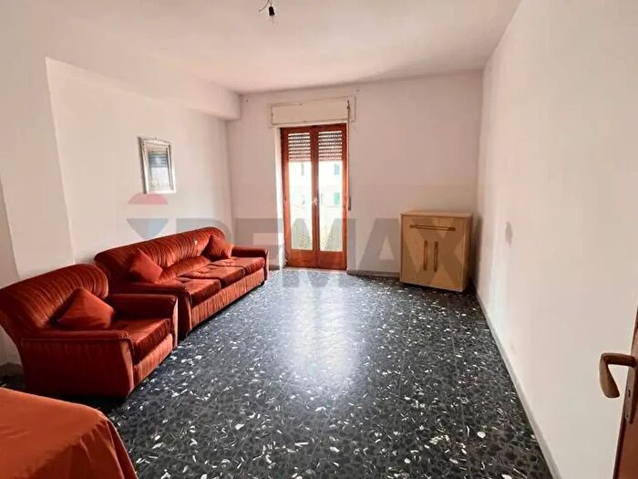 Appartamento con 5 locali in vendita in Via Vincenzo Monti, Vieste