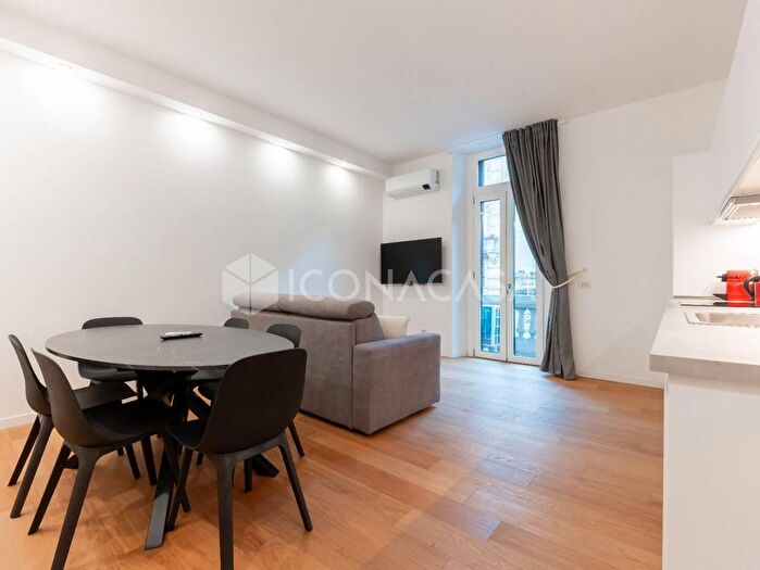 Appartamento trilocale in vendita in Via Rovereto, Milano