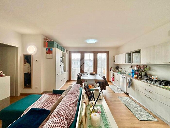 Appartamento bilocale in affitto in VIALE ITALIA, Centro, Creazzo