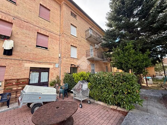 Appartamento con 5 locali in vendita in Via Milano, Gubbio