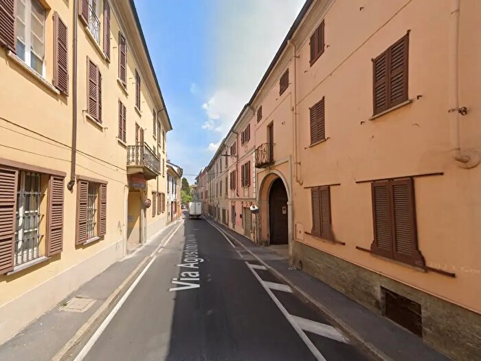 Appartamento trilocale in affitto in Via Depretis Agostino, Stradella