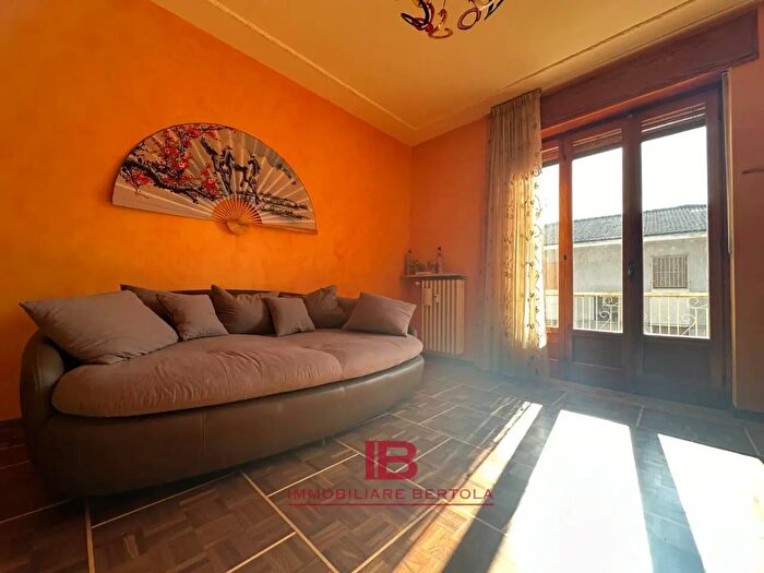Appartamento con 5 locali in vendita in Via Bodoni, Busca