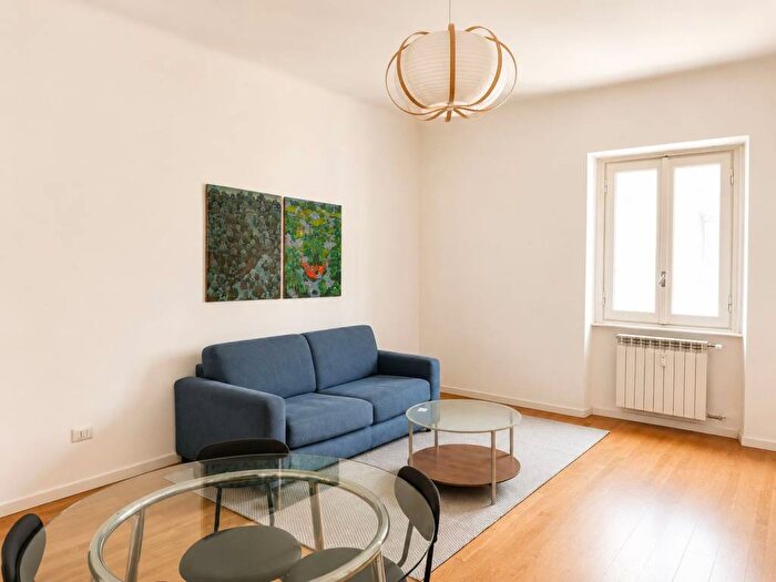 Appartamento bilocale in affitto in Corso Genova, Milano