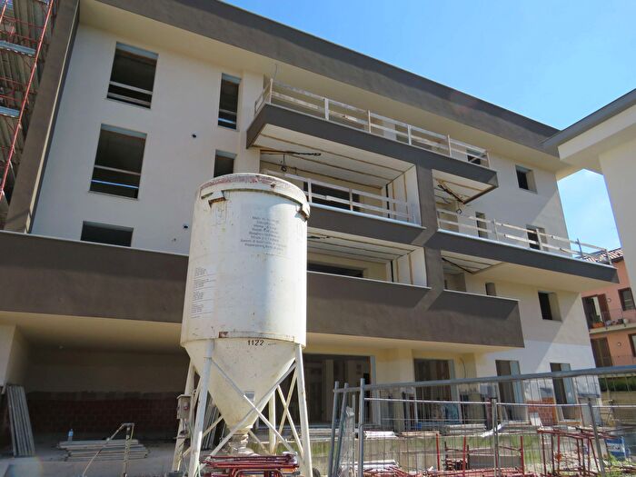 Appartamento con 6 locali in vendita in Cantu