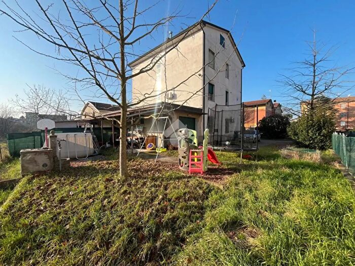 Appartamento trilocale in vendita in Castelnovo Di Sotto