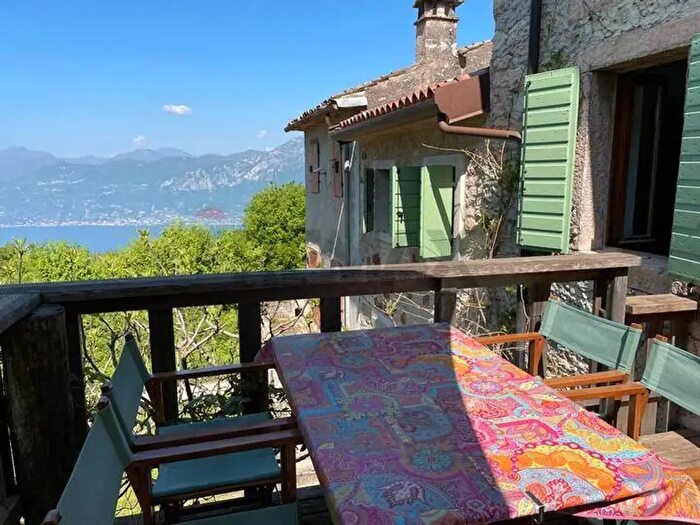 Casa con 6 locali in affitto in San Zeno Di Montagna