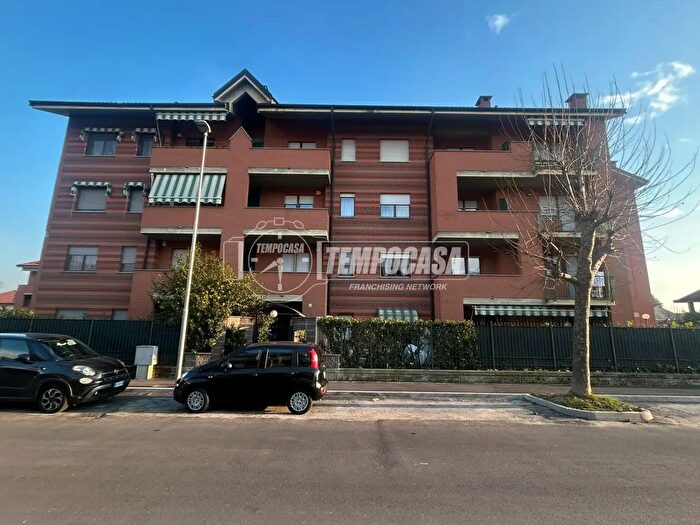 Appartamento con 5 locali in vendita in Via Saluzzo, Piossasco