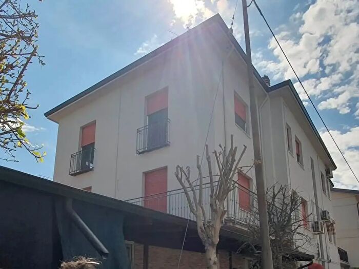 Appartamento trilocale in vendita in Via Roma, Medolla