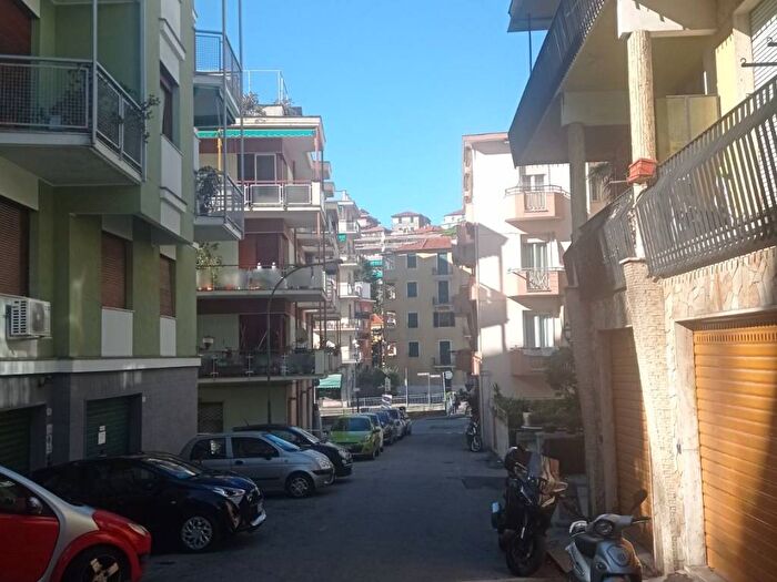 Appartamento bilocale in affitto in Via Tubino, Castello Don Minzoni, Rapallo