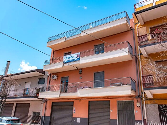 Appartamento con 7 locali in vendita in Via della Regione, San Giovanni La Punta