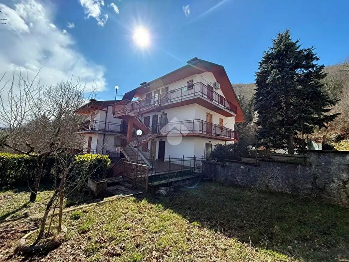 Appartamento trilocale in vendita in Via Calvosa Fedele, Piglio