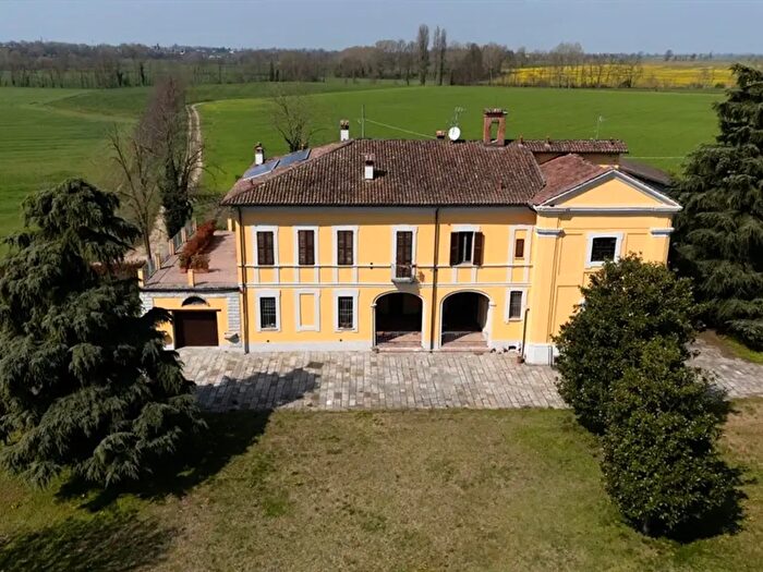 Casa con 14 locali in vendita in Località Monteguzzo, Borghetto Lodigiano