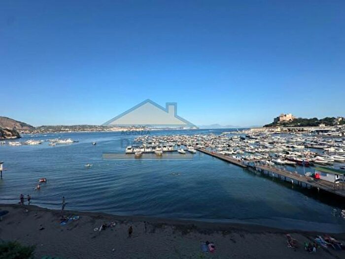 Appartamento bilocale in vendita in Via Lucullo, Bacoli