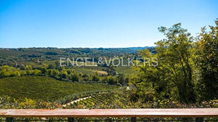 Appartamento con 6 locali in vendita in Via Patrioti, Refrontolo