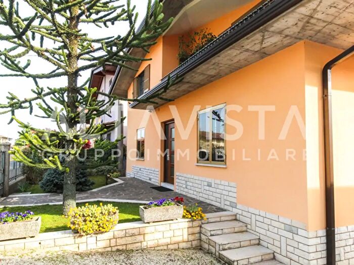 Casa trilocale in vendita in Via Venti Settembre, Bedizzole