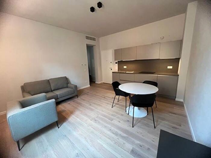 Appartamento bilocale in affitto in Viale Martiri della Libertà, Centro Storico, Modena