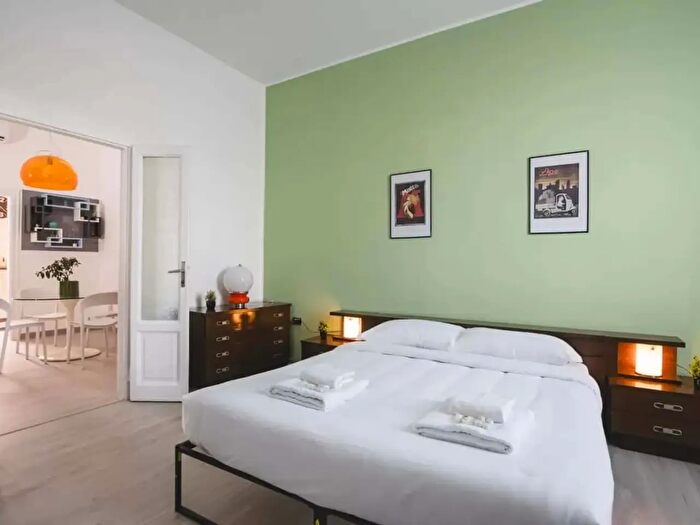 Appartamento monolocale in affitto in Via Brembo, Milano