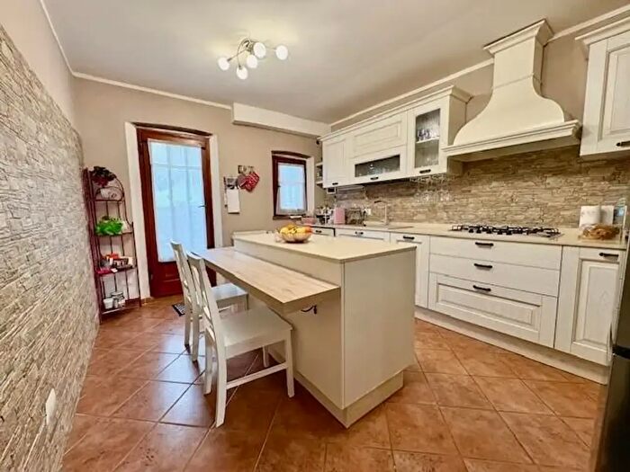 Casa con 5 locali in vendita in Crespina Lorenzana