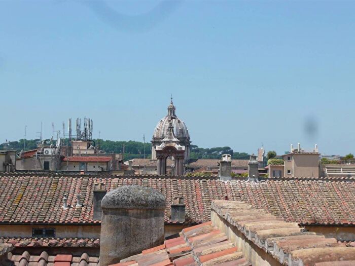 Casa bilocale in affitto in Piazza del Gesù, Largo Argentina, Roma