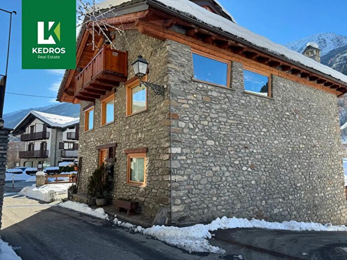 Casa con 5 locali in vendita in Viale della Rimembranza, Morgex