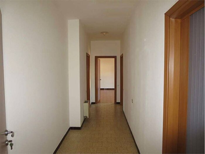 Appartamento trilocale in affitto in Via dei Vignò, Bizzozzero, Varese