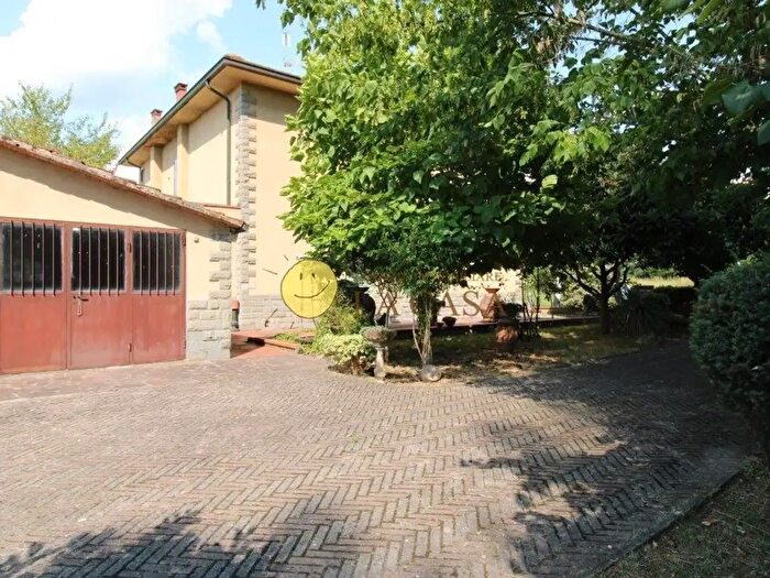 Appartamento quadrilocale in vendita in Reggello