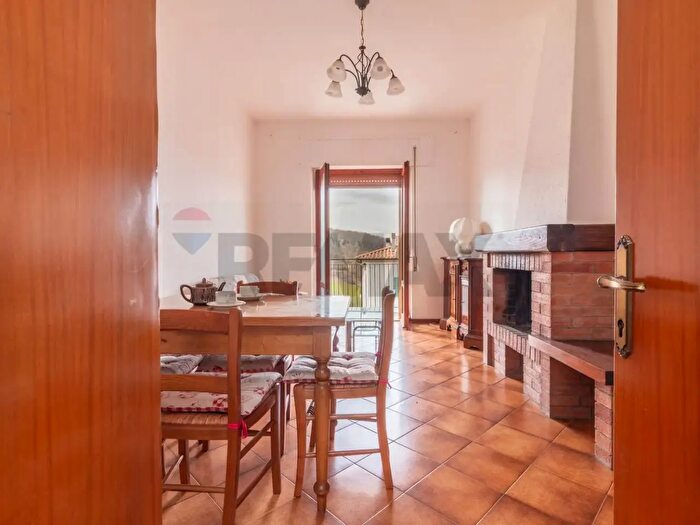 Appartamento quadrilocale in vendita in Via Vico Consorti, Semproniano