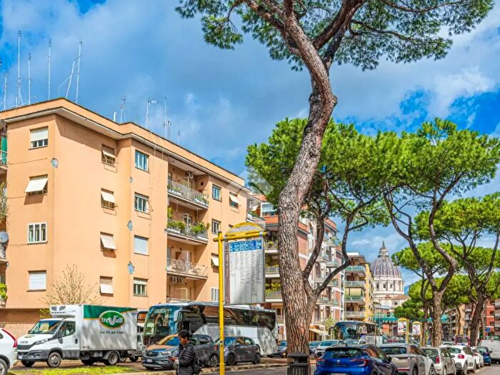 Appartamento quadrilocale in vendita in Via Gregorio VII, Roma