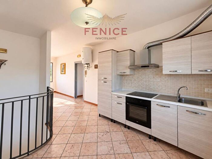 Appartamento trilocale in vendita in via Bassa, Falzé Signoressa, Trevignano