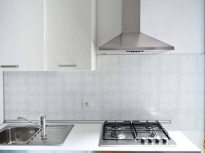 Appartamento quadrilocale in affitto in Via Achille Mauri, Missori, Milano