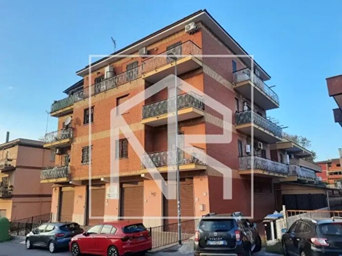 Appartamento trilocale in vendita in Viale Nusco, Roma