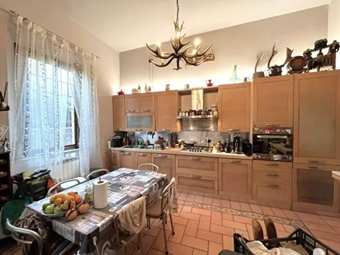 Casa quadrilocale in vendita in Via Monfalcone, Pistoia