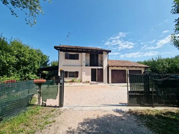 Casa quadrilocale in vendita in Medolla