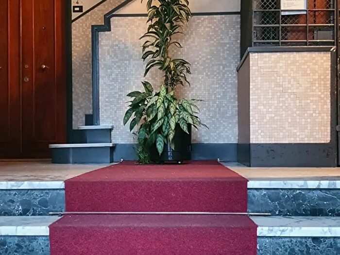 Appartamento con 6 locali in affitto in Piazza Giuseppe Rensi, Genova