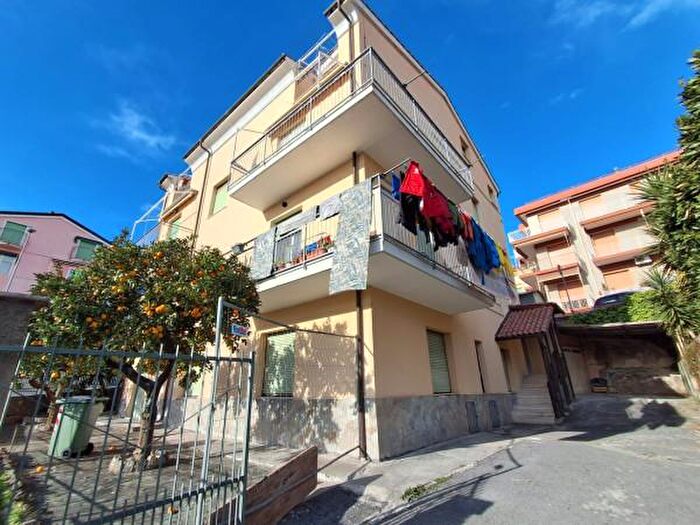 Appartamento con 5 locali in vendita in Via San Domenico, Pietra Ligure