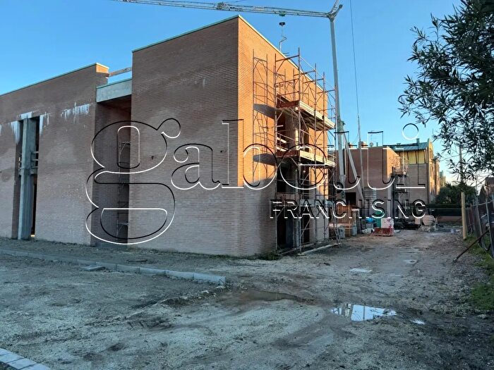 Appartamento con 5 locali in vendita in Via De Andrè, Ferrara