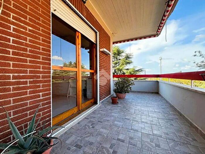 Appartamento trilocale in vendita in Via Collina dei Pini, Cisterna Di Latina