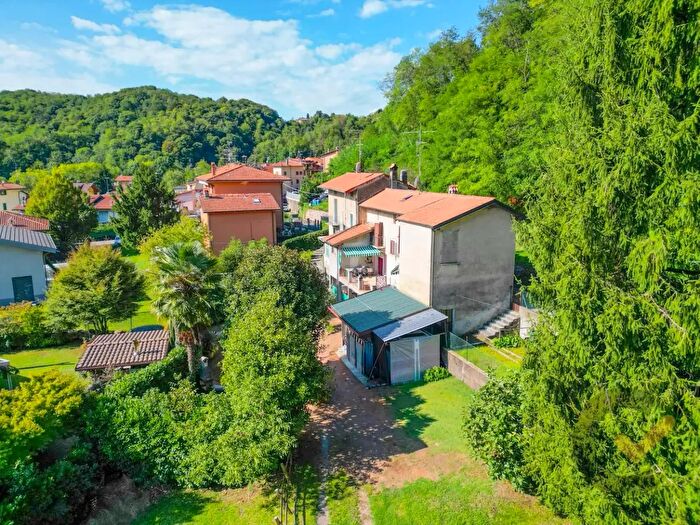 Appartamento quadrilocale in vendita in Via Olona, Induno Olona