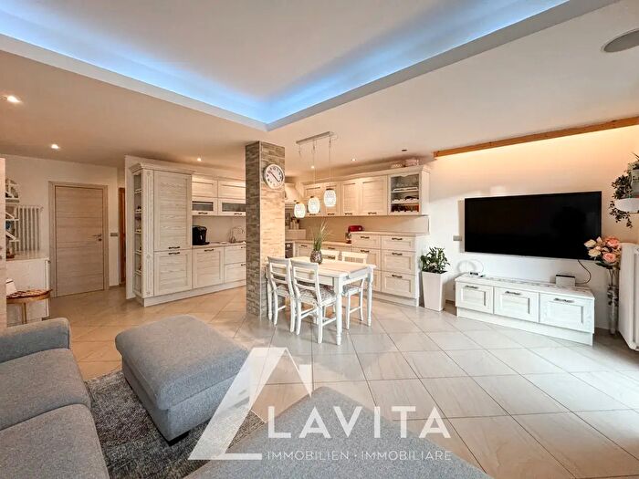 Appartamento trilocale in vendita in Via Sottomonte Unterbergstraße, Laives