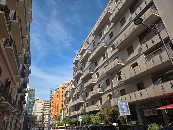 Appartamento con 7 locali in vendita in Via Ludovico Ariosto, Palermo