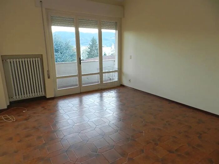 Appartamento con 5 locali in affitto in Via Silvio Ferri, Lucca