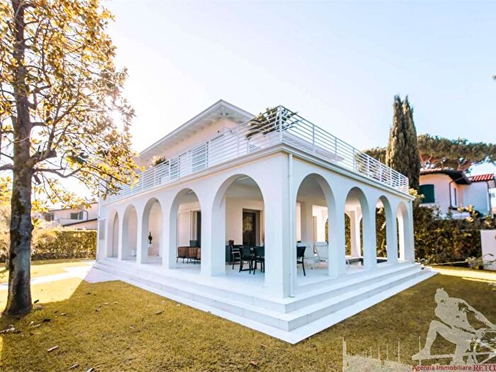 Casa con 6 locali in affitto in Centro, Forte dei Marmi