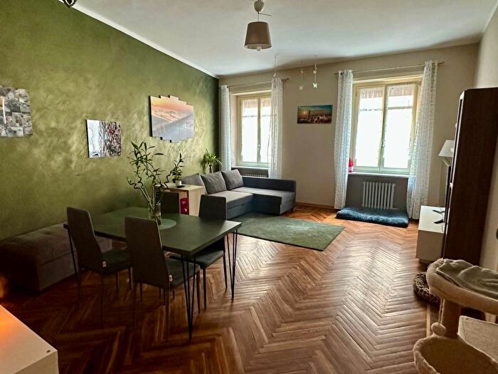 Appartamento con 5 locali in affitto in Via Benvenuto Cellini, Centro, Carmagnola