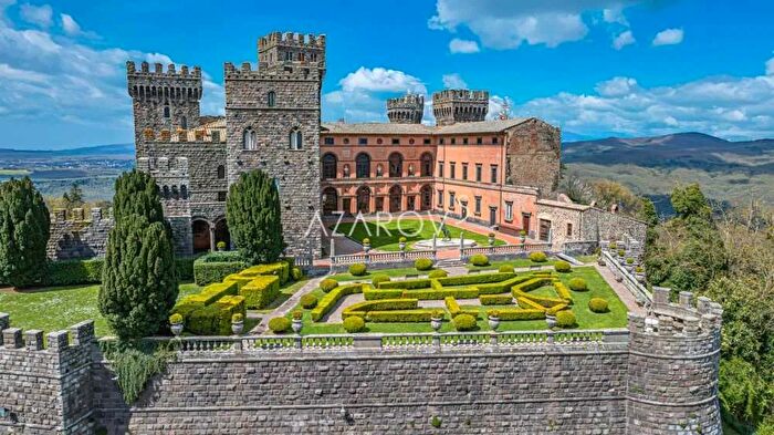 Casa con 20 locali in vendita in Viterbo