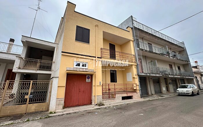 Casa con 6 locali in vendita in Casamassima