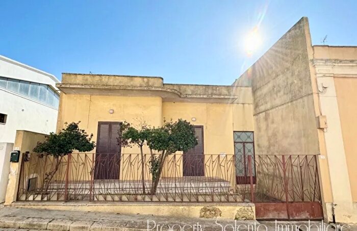 Casa con 5 locali in vendita in Via Marchiesi di Ugento Ugento Residenziale, Ugento