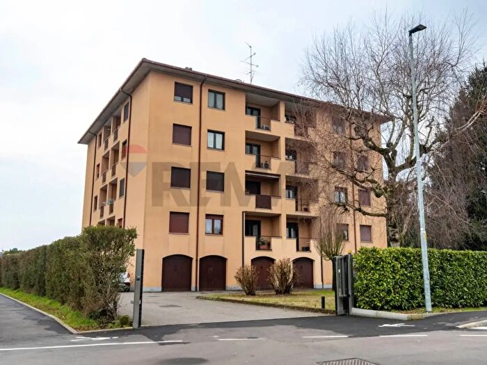 Appartamento quadrilocale in vendita in Via Giolitti, Castano Primo