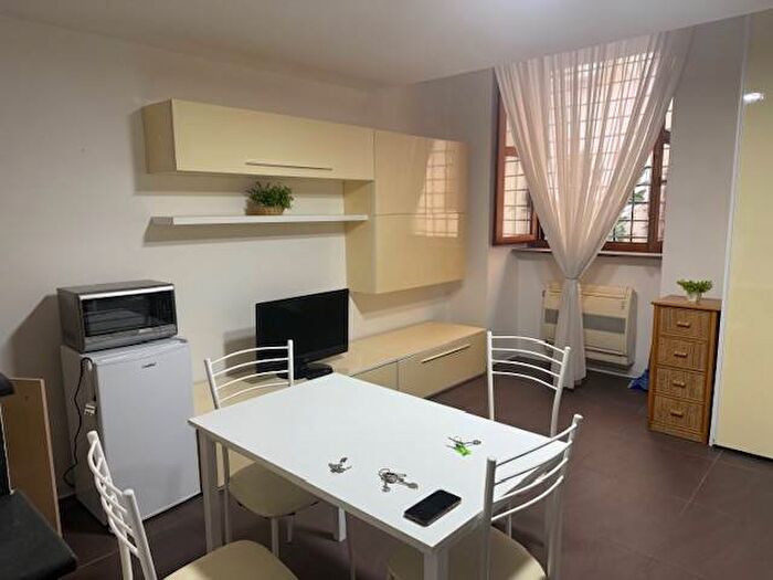 Appartamento monolocale in affitto in Via San Mandato, Piazza Canneto Salvator Rosa, Napoli